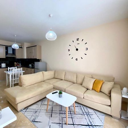 Chlo Apartment 2 Tiranë Ngoại thất bức ảnh