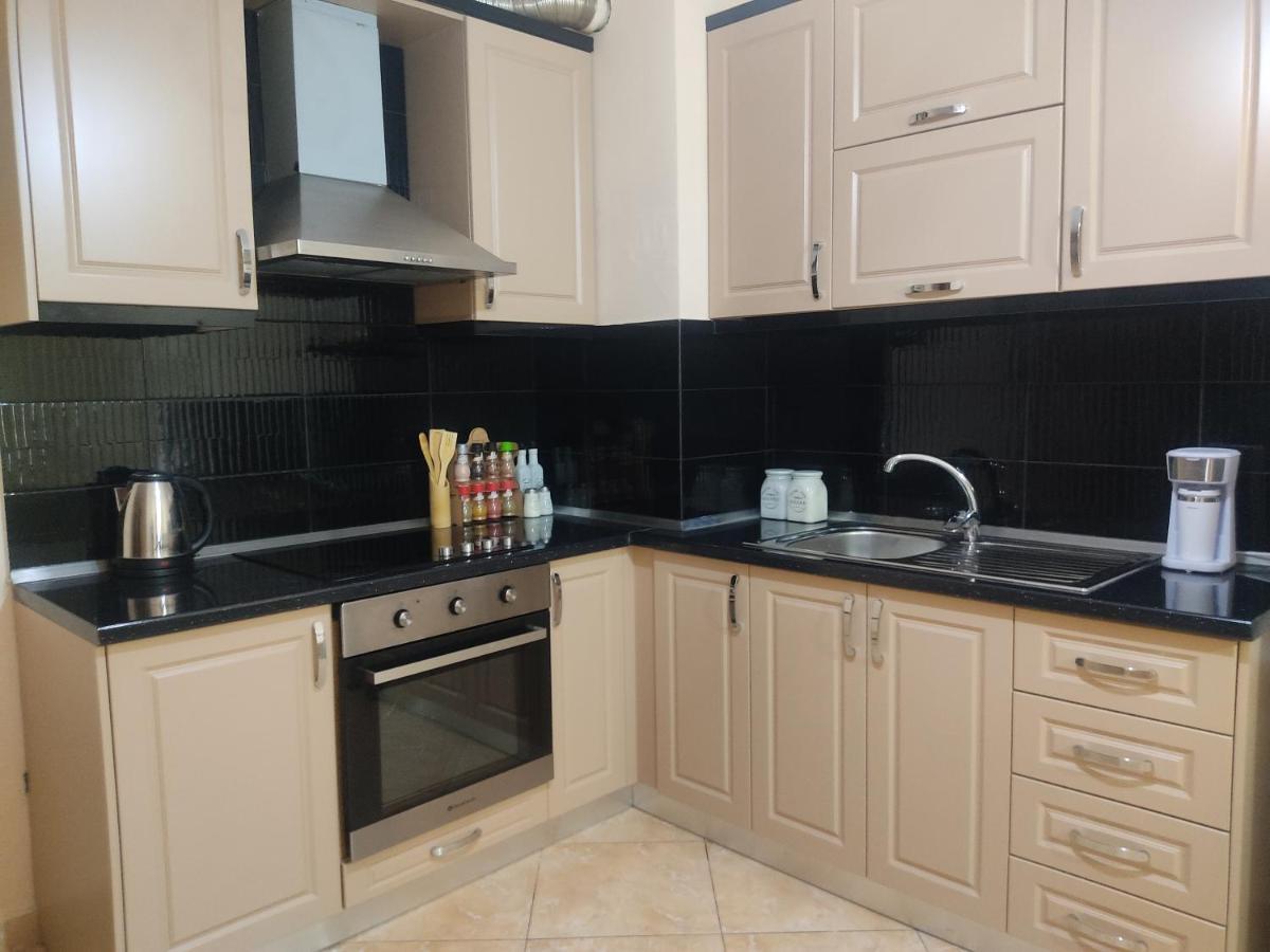 Chlo Apartment 2 Tiranë Ngoại thất bức ảnh