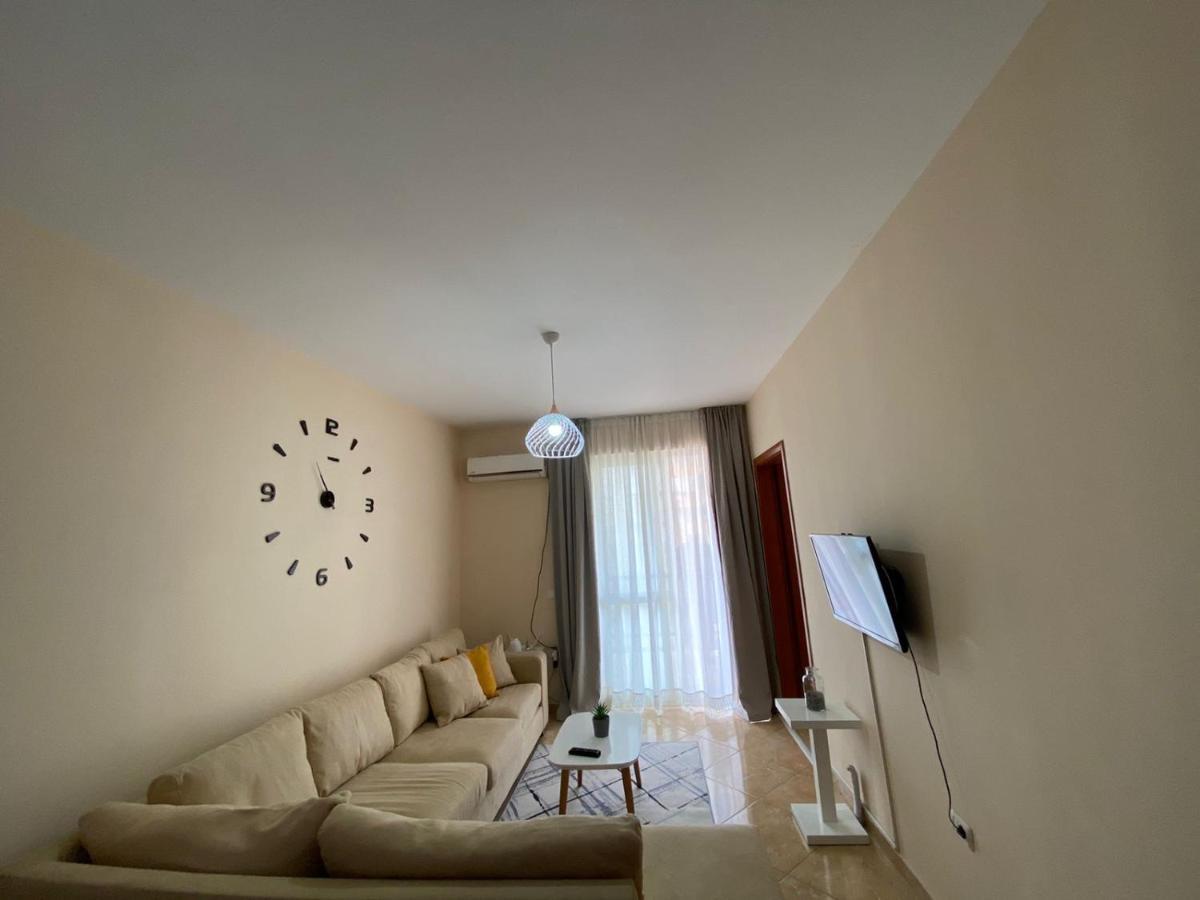 Chlo Apartment 2 Tiranë Ngoại thất bức ảnh