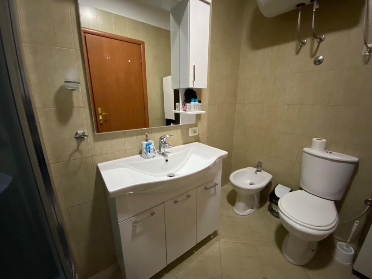 Chlo Apartment 2 Tiranë Ngoại thất bức ảnh